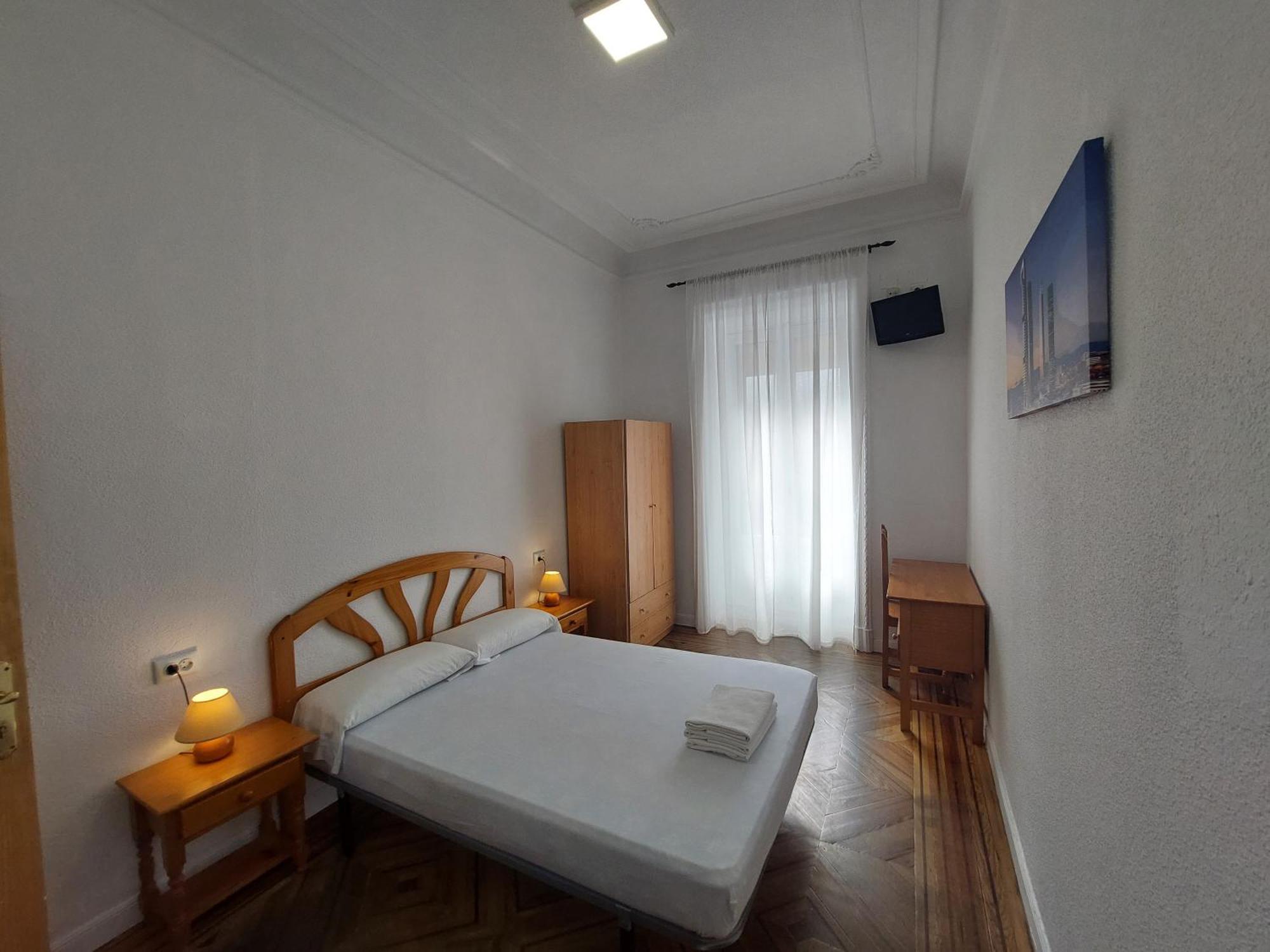 Hostal Miralva Мадрид Экстерьер фото